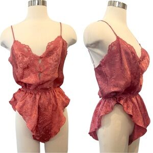 🌺SOLD🌺 Victoria’s Secret Silky Satin Vintage 2 PC Matching Camisole Short Set M